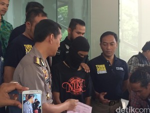 RAL Tersangka Pembunuhan Eno Diserahkan ke Kejari Tangerang