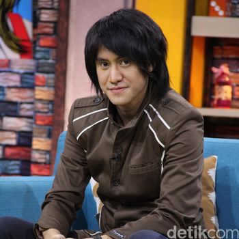 Kevin Aprilio