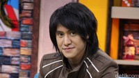 Hingga kini, putra Memes dan Addie MS itu tetap setia dengan gaya rambutnya ini. Pool/Ismail/detikFoto.