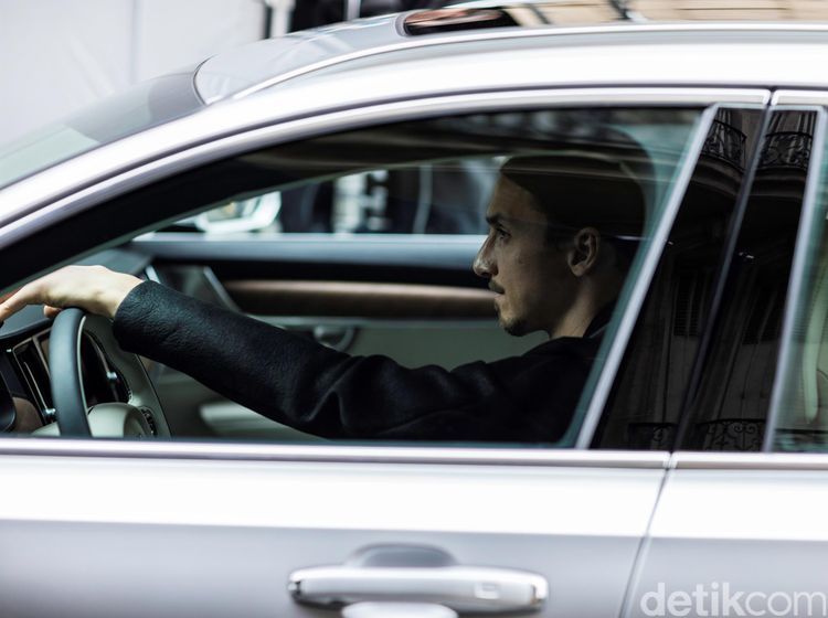 Zlatan Ibrahimovic, Bintang Volvo V90