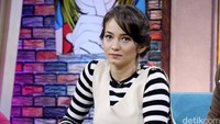Semenjak SMA, perempuan yang juga berprofesi sebagai model itu harus bekerja untuk membantu keluarganya tersebut. Pool/Ismail/detikFoto.