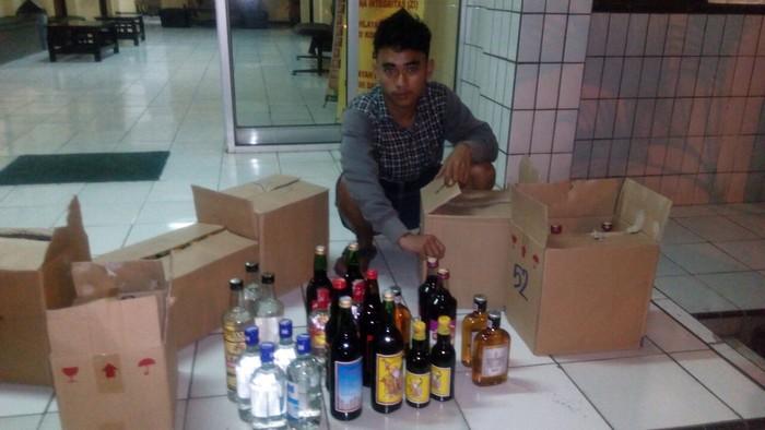 Gelar Razia Miras, Polsek Johar Baru Sita Miras Berbagai Macam Merek