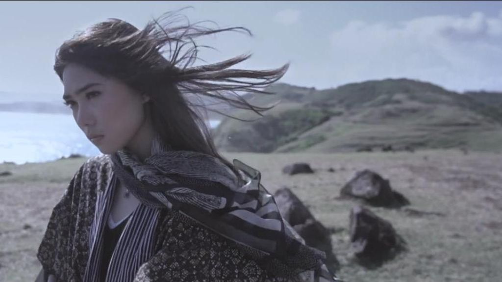 Rilis Video Klip Mimpi, Isyana: Ini Masterpiece di Album Perdanaku! Rilis Video Klip Mimpi, Isyana: Ini Masterpiece di Album Perdanaku!