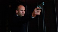 Jason Statham pun masuk dalam daftar tersebut dan menduduki posisi ketiga bersama dengan Sir Patrick Stewart yang mengumpulkan raihan 30%. Dok. Film District