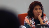 Menurut Menteri Susi, kronologis dari peristiwa itu terdapat informasi dari Wildlife Conservation Society (WCS) pada hari Minggu (22/5) tentang adanya pemanfaatan ikan hiu paus secara ilegal di keramba jaring apung (KJA) di Pulau Kasumba, Seram Bagian Barat, Provinsi Maluku.