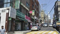 Jika melihat sekilas, memang terasa sulit untuk menemukan restoran halal di Seoul. Namun jika mau menjelajah gang-gangnya, cukup banyak restoran berlabel halal yang bisa ditemui (Angling/detikTravel)