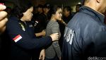 Penampakan Jessica Sebelum Diserahkan ke Kejaksaan