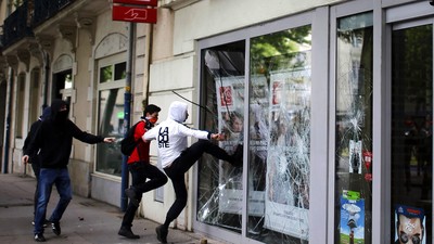 Demo Rusuh di Prancis
