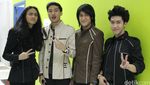 Kevin Aprilio dan Band Barunya, The Red Rose