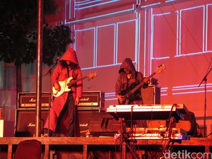Semendelic & Kawanan Ramaikan Pembukaan Mandiri ART|JOG|9
