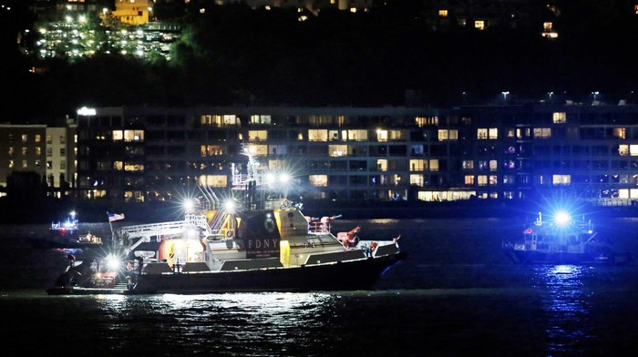 Pesawat Era Perang Dunia II Jatuh di Sungai New York, Pilot Hilang
