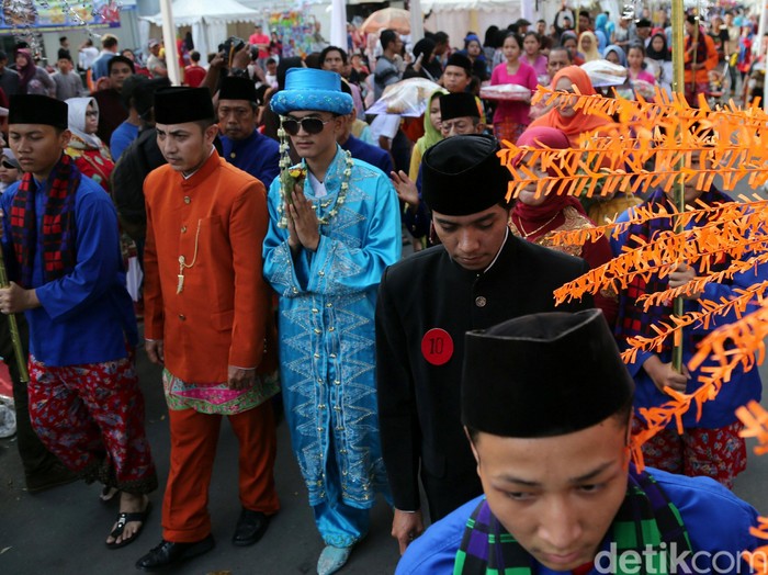 Festival Palang Pintu Kemang kembali digelar. Festival yang menampilkan budaya Betawi ini berlangsung di sepanjang Jalan Kemang Raya, Sabtu (28/5/2016).