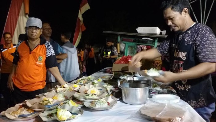 Warga Kota Mojokerto Serbu 10 Ribu Porsi Makanan Gratis