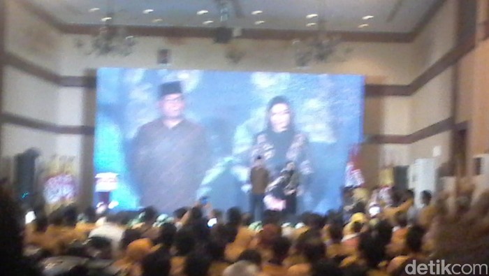 Pemuda Hanura Beri Penghargaan untuk Ridwan Kamil dan Rita Widyasari