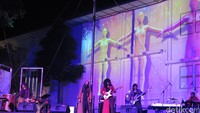 Semendelic & Kawanan persembahan Bakti Budaya Djarum Foundation pun didaulat sebagai spesial performance pembuka.