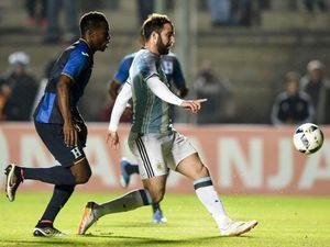 Gol Tunggal Higuain Menangkan Argentina atas Honduras
