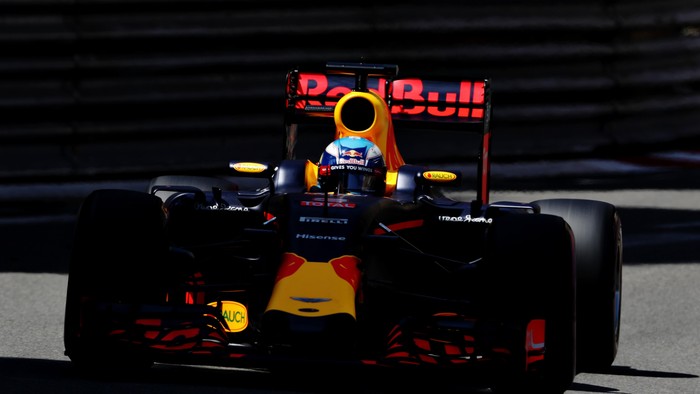 Ricciardo Kalahkan Rosberg dan Hamilton untuk Raih Pole