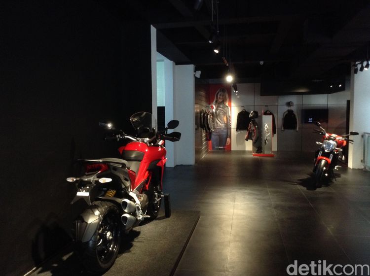 Mengintip Isi Toko Ducati Terbesar Dunia di Kemang