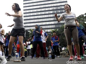 Senam Sehat dan Bugar di CFD
