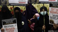 Keberadaan Komunis dan Syiah  yang dianggap menyesatkan dan merusak generasi muda penerus bangsa. 