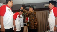 Sarasehan mengangkat tema Meningkatkan Kesadaran Bela Negara dalam rangka Menjaga Keutuhan NKRI.