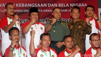 Ketua DPP LDII, Achmad Kuncoro didampingi Kolonel Arm Budi Suharto mewakili Pangdam Jaya saat menghadiri sarahsehan tersebut.