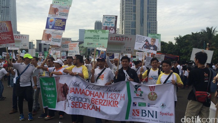 Ditlantas Polda Metro Jaya Terima Bantuan 300 Jas Hujan