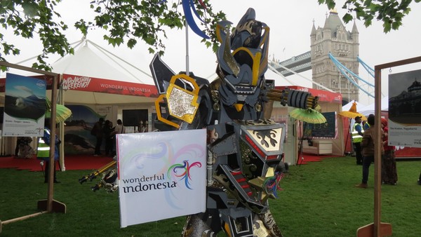Cosplayer berkostum wayang mempromosikan pariwisata Indonesia. Ada banyak atraksi menarik di festival ini (Fitraya/detikTravel)