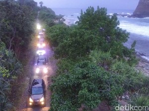 Komunitas Honda CR-V Jatim Eksplorasi Keindahan Pantai Papuma Jember
