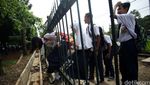 JPO Berbayar, Warga Pilih Lewat Jalur Tikus