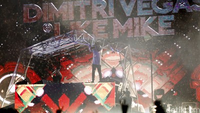 Partygoers Berpesta Bareng Dimitri Vegas