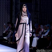 Sessa Red Label by monika Jufry detail Dialogue Muslim Fashion Festival 2016 at Plaza Selatan, Istora Senayan. Jakarta. [Foto: Mohammad Abduh/Wolipop]