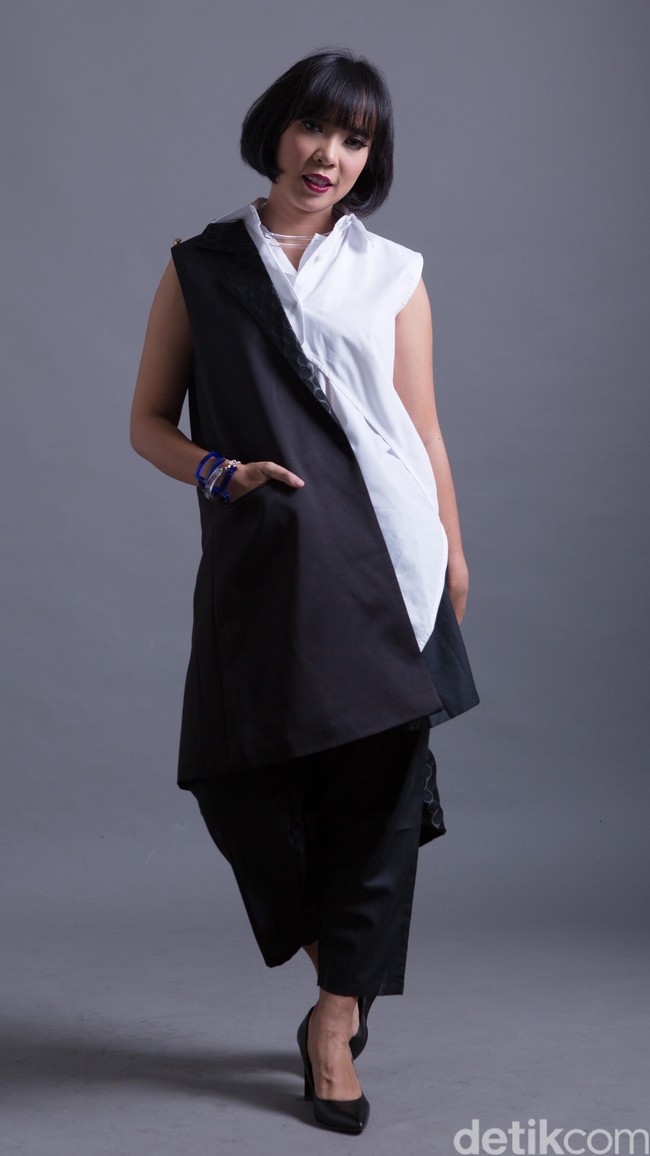 Fotografer: Zaini Rahma. Stylist: Reynintha Sarassati Dan Tatiana Anggita. MUA: Ochi Pramita. Hair do: Dhea Astari. Model: Fitri Tropica.