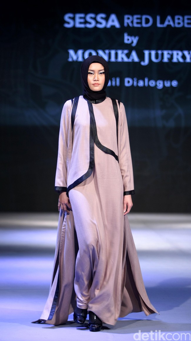 Sessa Red Label by monika Jufry detail Dialogue Muslim Fashion Festival 2016 at Plaza Selatan, Istora Senayan. Jakarta. [Foto: Mohammad Abduh/Wolipop]