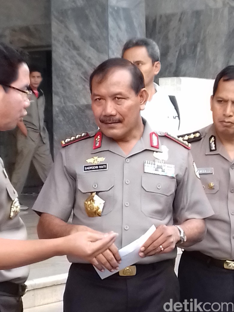 Kapolri: Jenazah Dua Kelompok Santoso Belum Diserahkan ke Keluarga Kapolri: Jenazah Dua Kelompok Santoso Belum Diserahkan ke Keluarga