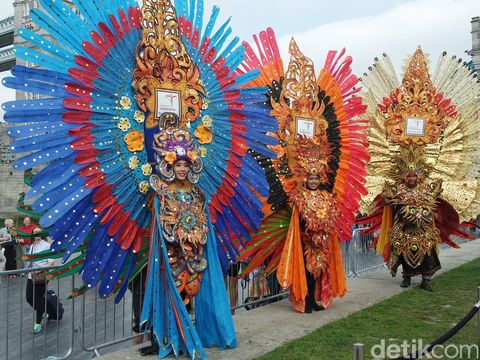 Foto Ketika Karya Desainer Indonesia Menarik Perhatian di 