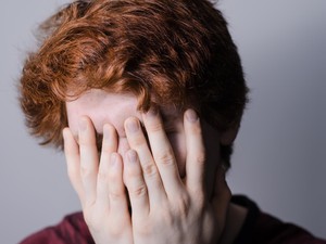 Mengapa Kenangan Memalukan Bisa Memicu Perasaan Malu Lagi?