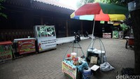 Perkampungan budaya Betawi yang didirikan pada tanggal 18 Agustus 2000 menjadi salah satu tempat wisata alternatif di Ibukota.