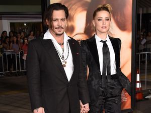 Adik Amber Heard Bersaksi Johnny Depp Pukul Wajah Kakaknya Berkali-kali