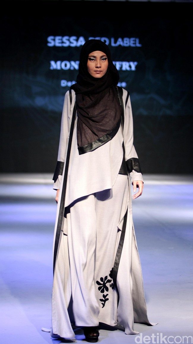 Sessa Red Label by monika Jufry detail Dialogue Muslim Fashion Festival 2016 at Plaza Selatan, Istora Senayan. Jakarta. [Foto: Mohammad Abduh/Wolipop]