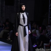 Sessa Red Label by monika Jufry detail Dialogue Muslim Fashion Festival 2016 at Plaza Selatan, Istora Senayan. Jakarta. [Foto: Mohammad Abduh/Wolipop]