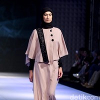Sessa Red Label by monika Jufry detail Dialogue Muslim Fashion Festival 2016 at Plaza Selatan, Istora Senayan. Jakarta. [Foto: Mohammad Abduh/Wolipop]