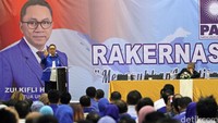Zulkifli Hasan mendesak pemerintah segera mengambil langkah-langkah strategis dan taktis dalam bentuk kebijakan afirmatif yang berpihak pada yang lemah dan miskin.