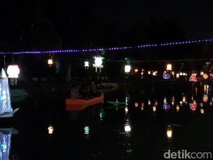 HUT Surabaya, Sungai Kalidami Makin Cantik Dihiasi Lampion