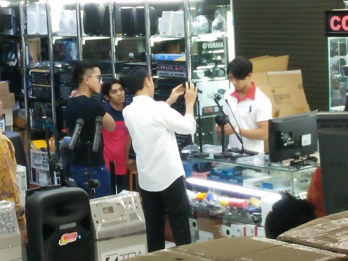 Ketika Jokowi Belanja di Mangga Dua Tanpa Pengawalan Ketat