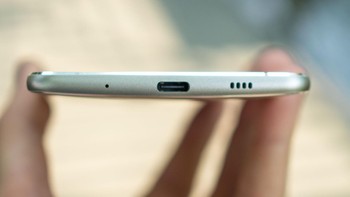 Untuk harga, ponsel ini dibanderol USD 499 atau sekitar Rp 6,8 juta. Foto: androidcentral