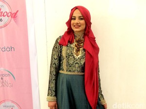 Ruba Zai, Hijabers Cantik Asal Belanda yang Populer Lewat Vlogging