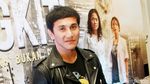 Vino G Bastian Tetap Kece Pakai Kaus Sesame Street