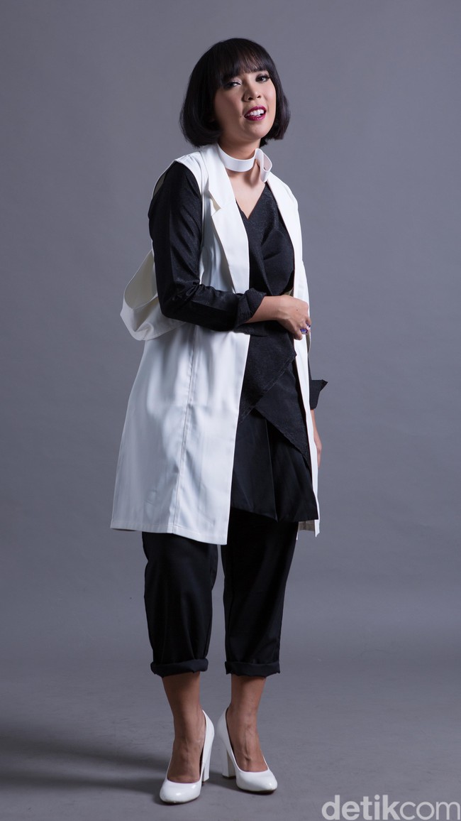 Fotografer: Zaini Rahma. Stylist: Reynintha Sarassati Dan Tatiana Anggita. MUA: Ochi Pramita. Hair do: Dhea Astari. Model: Fitri Tropica.