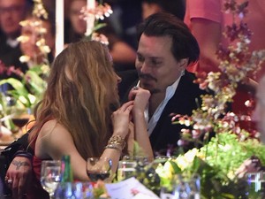 Amber Heard Mau Damai Jika Johnny Depp Akui Lakukan KDRT